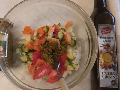 Sultingas salotas su žolelėmis ir raudona žuvimi Žingsnis 6