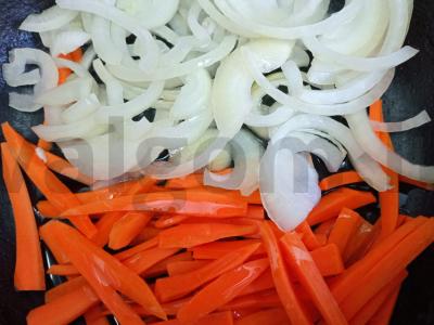 Basmati ryžių plovas su kiauliena ir česnaku Žingsnis 1