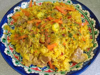 Basmati ryžių plovas su kiauliena ir česnaku pagrindine nuotrauka