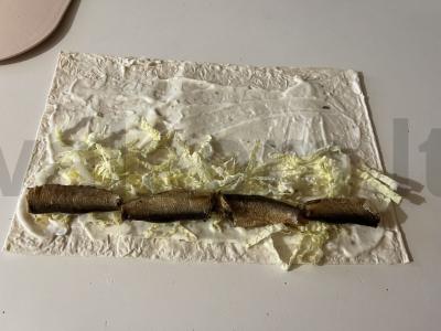 Rulonas lavaše su šprotų Žingsnis 5