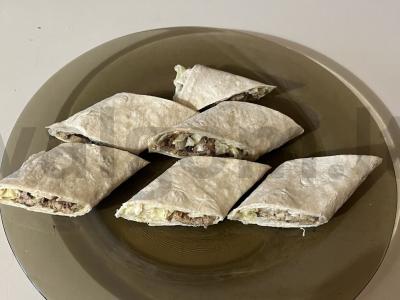 Rulonas lavaše su šprotų pagrindine nuotrauka