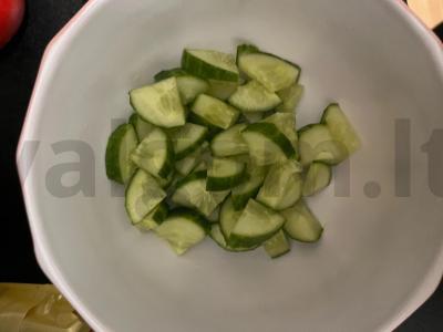 Vasaros salotos su bryndža Žingsnis 1