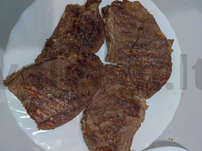 Keptas jautienos steikas pagrindine nuotrauka