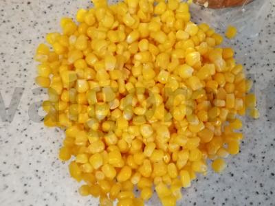 Ryškus salotas su rūkytomis vištienos krūtinėlėmis Žingsnis 1