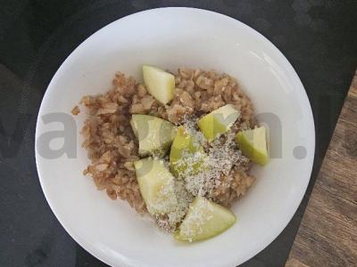 Grikių košė su obuoliais ir kokosų drožlėmis Žingsnis 5