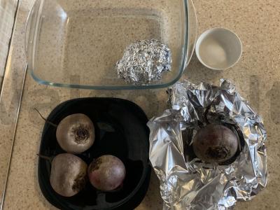 Salotos su špinatais, kepta burokėliais ir ožkos rikota Žingsnis 1