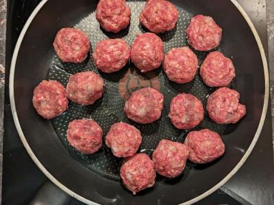 Kotletai su grietinėlės pesto ir bulvėmis Žingsnis 3