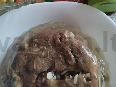 Namų šaltas su Meksikos mišiniu ir krienais pagrindine nuotrauka