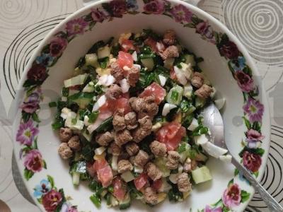 Žuvies salotos su sėlenomis ir žaliu svogūnu Žingsnis 7