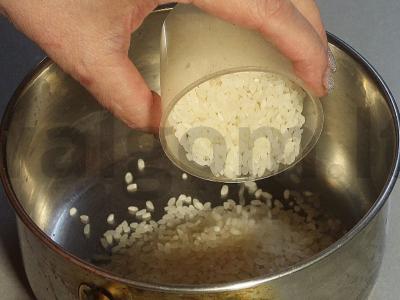 Ant groteli keptas tuno steikas su sezamo sėklomis ir špinatų grietinėlės padažu Žingsnis 3