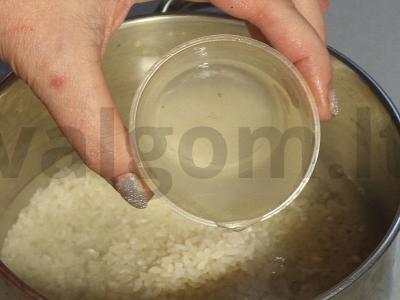 Ant groteli keptas tuno steikas su sezamo sėklomis ir špinatų grietinėlės padažu Žingsnis 4