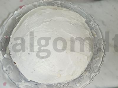 Tortas su grietinėlės kremu ir vyšniomis Žingsnis 10