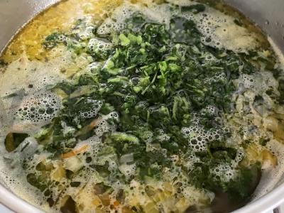 Pavasarinis dilgėlių sriuba Žingsnis 9