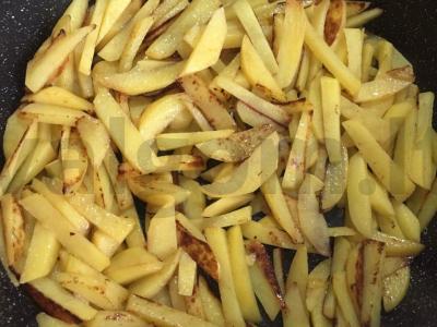 Kepta bulvė su vištienos kepenėlėmis Žingsnis 6