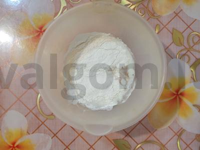 Ryžių blynai su pienu ir uogomis Žingsnis 1