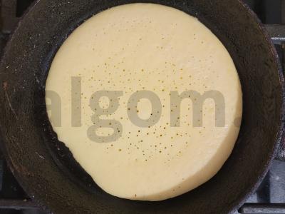 Ryžių blynai su pienu ir uogomis Žingsnis 2