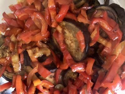 Šiltas baklažanų salotas Žingsnis 2