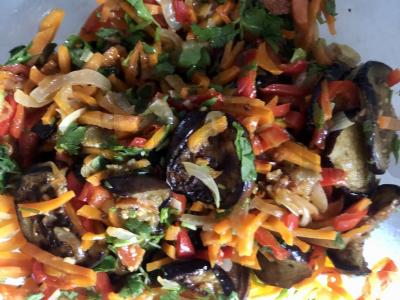 Šiltas baklažanų salotas Žingsnis 4