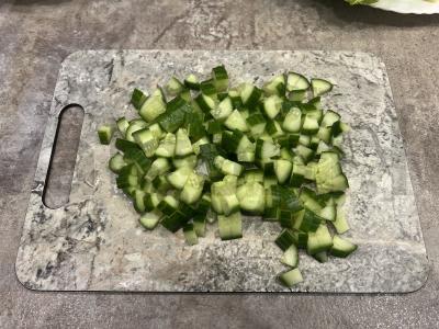 Salotas „Aštrus“ su rūkytomis vištienos krūtinėlėmis Žingsnis 4