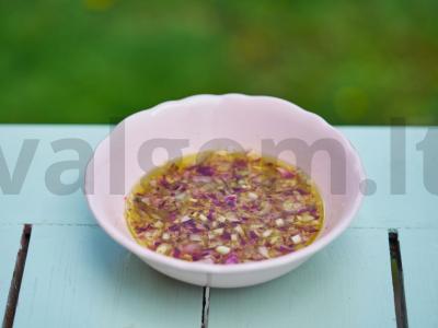 Vištienos šlaunelių ir špinatų burgeriai Žingsnis 4