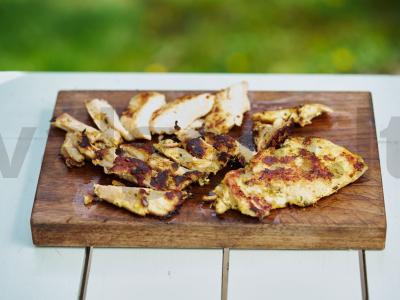 Vištienos šlaunelių ir špinatų burgeriai Žingsnis 7