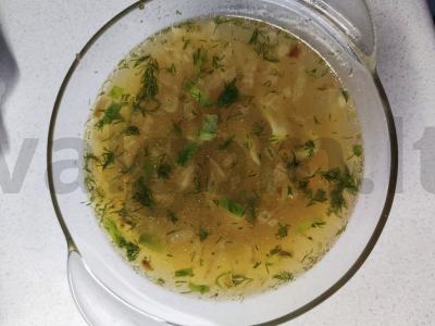 Vištienos šlaunelių sriuba su makaronais pagrindine nuotrauka