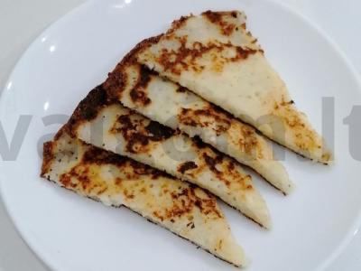 Patingėti khachapuri su varške pagrindine nuotrauka