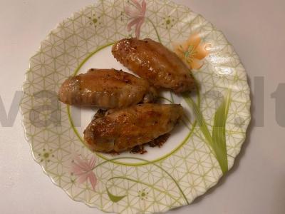 Karamelizuoti BBQ sparneliai pagrindine nuotrauka