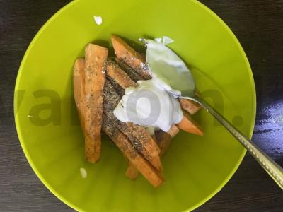 Saldžiųjų bulvių lazdelės su itališkais prieskoniais Žingsnis 4