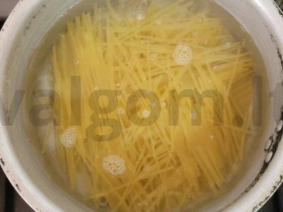 Grietinėlės spageti su bekonu keptuvėje Žingsnis 2