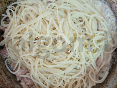 Grietinėlės spageti su bekonu keptuvėje Žingsnis 5