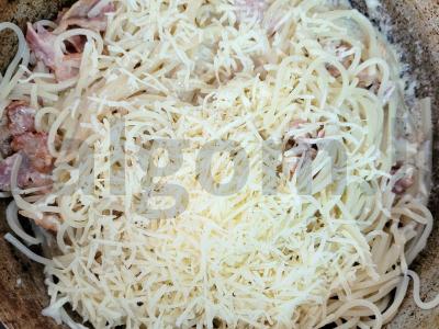 Grietinėlės spageti su bekonu keptuvėje Žingsnis 6