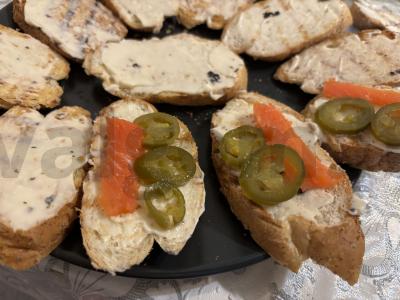 Brusketa su sūdyta žuvimi ir jalapeño pipirais Žingsnis 4