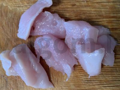 Žalioji lęša su vištiena, morkomis ir česnaku Žingsnis 1