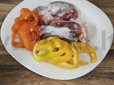 Mėsa su paprikomis ant grotelių Žingsnis 1