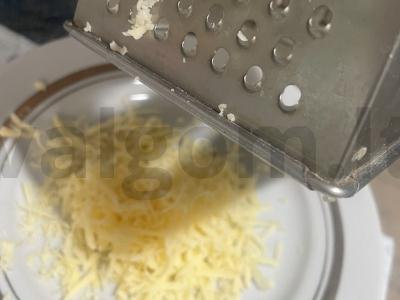 Karšti sumuštiniai su pomidorais ir česnaku „Boreo“ Žingsnis 1