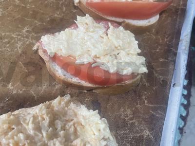 Karšti sumuštiniai su pomidorais ir česnaku „Boreo“ Žingsnis 8