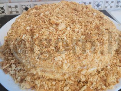 Medaus tortas „Medovik“ su kremu pagrindine nuotrauka