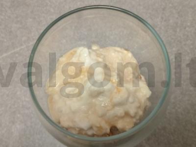 Varškės desertas su medumi ir mėlynėmis Žingsnis 4