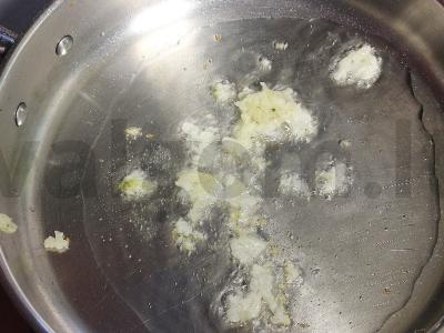 Vištiena su pttim po pesto padažu su džiovintais pomidorais, parmezanu ir grietinėlėmis Žingsnis 2