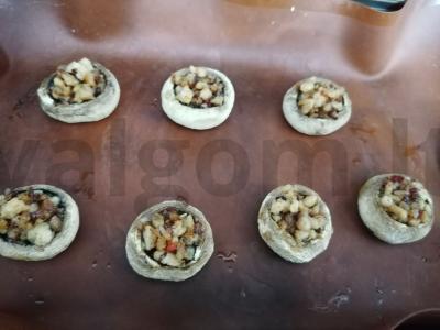 Įdaryti grybai greitai Žingsnis 8