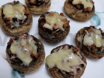 Įdaryti grybai greitai pagrindine nuotrauka