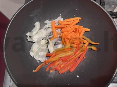 Funchosa su kiauliena ir daržovėmis Žingsnis 5