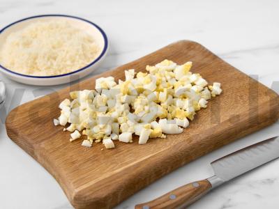 Salotas „Beprotiškas“ su krabų lazdelėmis Žingsnis 2