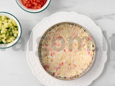 Salotas „Beprotiškas“ su krabų lazdelėmis Žingsnis 5