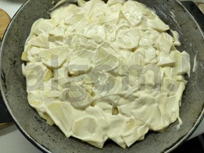 Bulvių apkepas su kiauliena ir sūriu Žingsnis 4