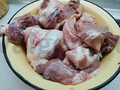 Šaltas kiaulienos- jautienos želė Žingsnis 1