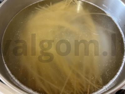 Skani makaronai su troškiniu Žingsnis 4