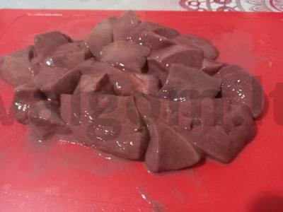 Kiaulienos kepenys, troškintos su bulvėmis Žingsnis 1