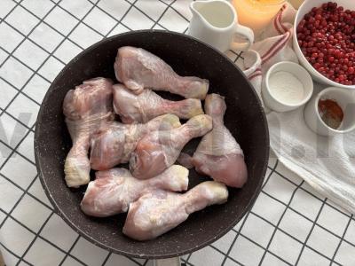 Vištienos blauzdelės su spanguolių padažu Žingsnis 1